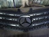 Решетка радиатора Mercedes w251 за 80 000 тг. в Алматы – фото 3