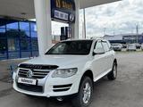 Volkswagen Touareg 2007 года за 5 990 000 тг. в Петропавловск – фото 2