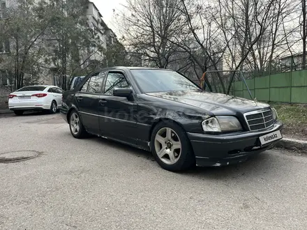 Mercedes-Benz C 220 1993 года за 1 200 000 тг. в Алматы – фото 4