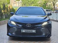 Toyota Camry 2019 года за 13 600 000 тг. в Шымкент