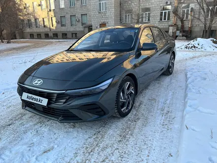 Hyundai Elantra 2023 года за 9 300 000 тг. в Астана – фото 2