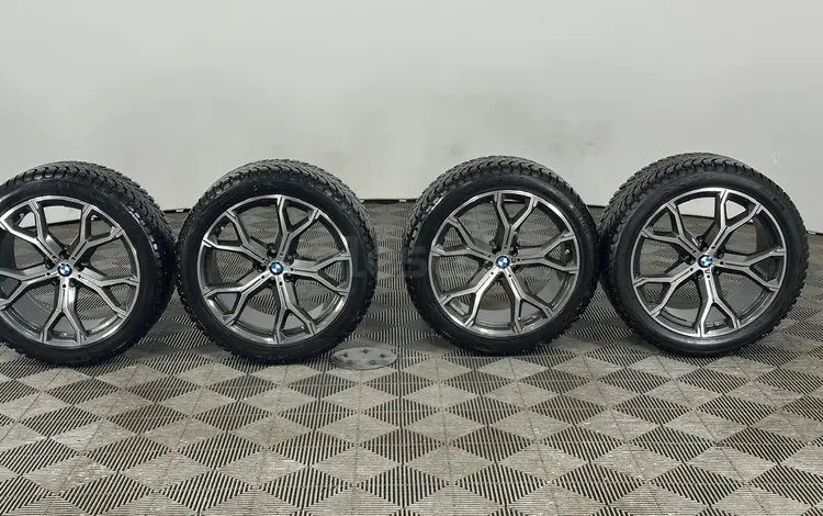 Комплект оригинальных разношироких дисков с зимней резиной на BMW X5/X6/X7 за 1 650 000 тг. в Астана