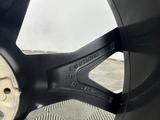 Комплект оригинальных разношироких дисков с зимней резиной на BMW X5/X6/X7 за 1 800 000 тг. в Астана – фото 2