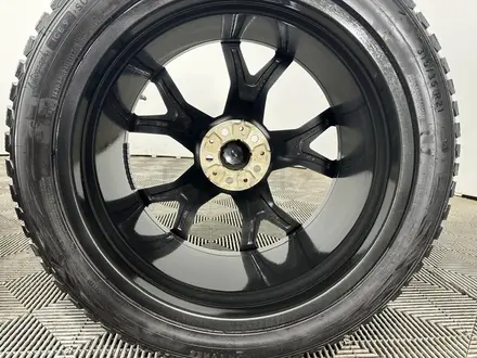Комплект оригинальных разношироких дисков с зимней резиной на BMW X5/X6/X7 за 1 650 000 тг. в Астана – фото 5