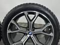 Комплект оригинальных разношироких дисков с зимней резиной на BMW X5/X6/X7 за 1 650 000 тг. в Астана – фото 12