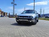 Volkswagen Golf 1994 годаүшін1 800 000 тг. в Актобе