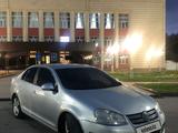 Volkswagen Jetta 2006 года за 2 000 000 тг. в Алматы – фото 2