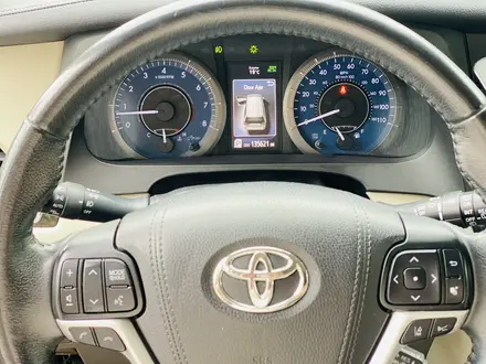Toyota Sienna 2018 года за 15 500 000 тг. в Алматы – фото 17