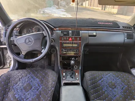 Mercedes-Benz E 230 1998 года за 2 100 000 тг. в Алматы – фото 8