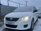 Volkswagen Routan 2009 года за 6 500 000 тг. в Атырау