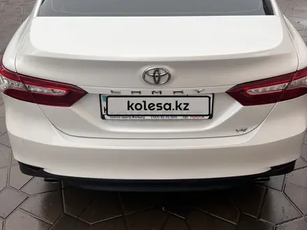 Toyota Camry 2018 года за 15 500 000 тг. в Алматы – фото 4