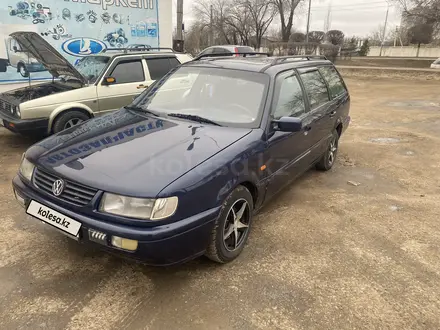 Volkswagen Passat 1993 года за 1 600 000 тг. в Уральск – фото 4