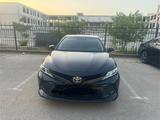Toyota Camry 2018 года за 13 800 000 тг. в Актау – фото 2