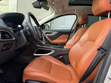 Jaguar F-Pace 2018 года за 16 800 000 тг. в Алматы – фото 14