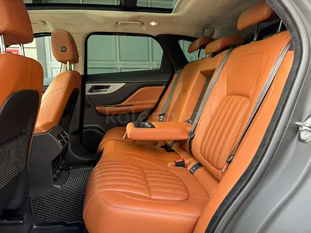 Jaguar F-Pace 2018 года за 16 800 000 тг. в Алматы – фото 18