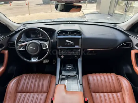 Jaguar F-Pace 2018 года за 16 800 000 тг. в Алматы – фото 11