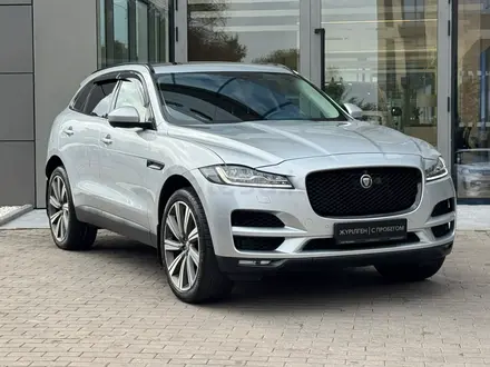 Jaguar F-Pace 2018 года за 16 800 000 тг. в Алматы – фото 3