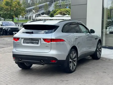 Jaguar F-Pace 2018 года за 16 800 000 тг. в Алматы – фото 4