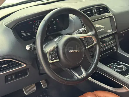Jaguar F-Pace 2018 года за 16 800 000 тг. в Алматы – фото 10