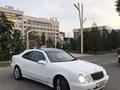 Mercedes-Benz CLK 320 2001 годаfor3 900 000 тг. в Алматы – фото 4