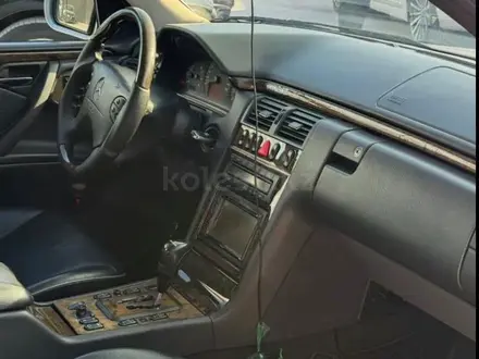 Mercedes-Benz E 320 2001 года за 8 100 000 тг. в Алматы – фото 22