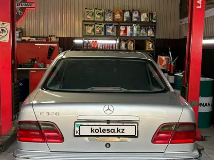 Mercedes-Benz E 320 2001 года за 8 100 000 тг. в Алматы – фото 5