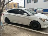 Hyundai Accent 2015 года за 6 250 000 тг. в Атырау – фото 2