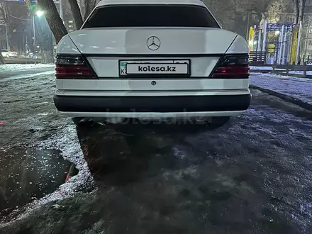 Mercedes-Benz E 260 1992 года за 2 490 000 тг. в Алматы – фото 13