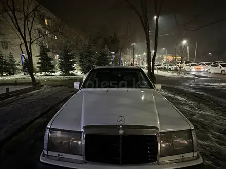 Mercedes-Benz E 260 1992 года за 2 490 000 тг. в Алматы – фото 3