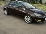 Opel Astra 2014 годаfor3 950 000 тг. в Алматы – фото 2