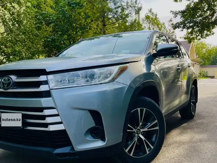 Toyota Highlander 2019 года за 22 000 000 тг. в Шымкент – фото 2