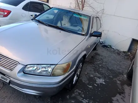 Toyota Camry 1998 года за 3 300 000 тг. в Усть-Каменогорск – фото 4