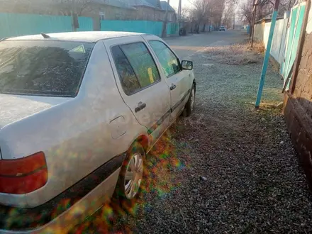 Volkswagen Vento 1992 года за 850 000 тг. в Тараз – фото 3