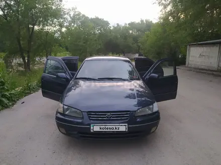 Toyota Camry 1997 года за 2 900 000 тг. в Алматы