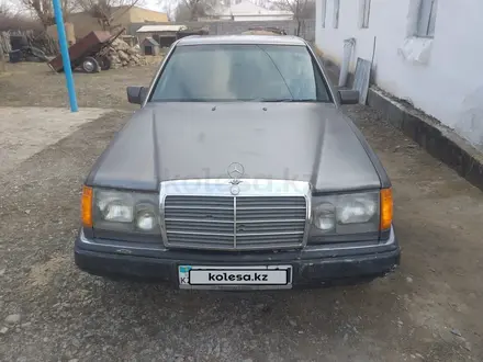 Mercedes-Benz E 200 1992 года за 1 100 000 тг. в Туркестан – фото 4