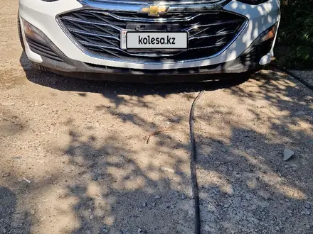 Chevrolet Malibu 2019 года за 8 000 000 тг. в Аксай – фото 3