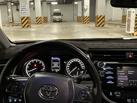 Toyota Camry 2019 года за 13 500 000 тг. в Караганда – фото 16