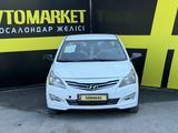 Hyundai Solaris 2015 года за 4 150 000 тг. в Семей – фото 2