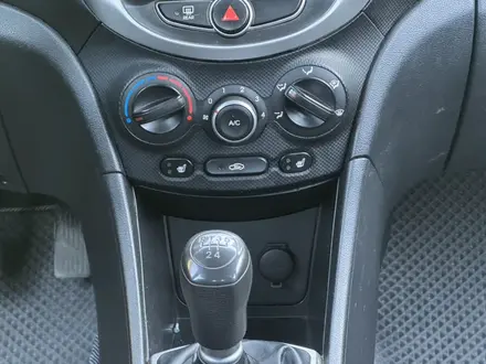 Hyundai Solaris 2015 года за 4 150 000 тг. в Семей – фото 11