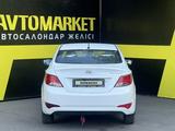 Hyundai Solaris 2015 годаүшін3 750 000 тг. в Семей – фото 5