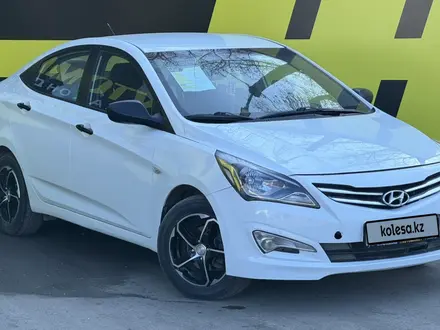 Hyundai Solaris 2015 года за 4 150 000 тг. в Семей – фото 3