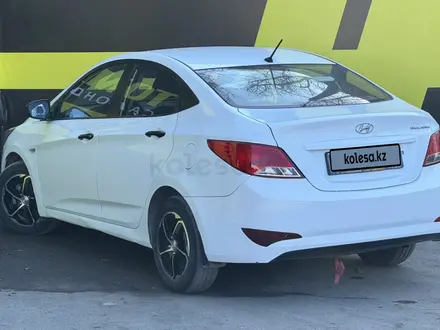 Hyundai Solaris 2015 года за 4 150 000 тг. в Семей – фото 6