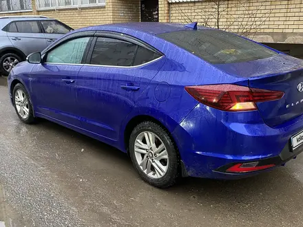 Hyundai Elantra 2019 года за 8 050 000 тг. в Уральск – фото 3