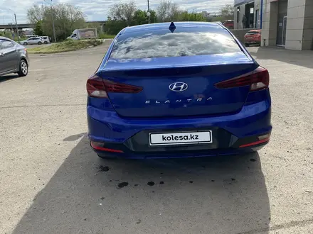 Hyundai Elantra 2019 года за 8 050 000 тг. в Уральск – фото 7