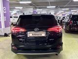 Toyota RAV4 2017 года за 9 999 999 тг. в Атырау – фото 4