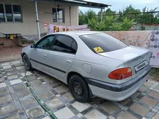 Toyota Avensis, 1999