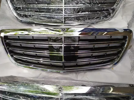 Решётка радиатора для Mercedes-Benz S-class w222 хром черная за 120 000 тг. в Алматы