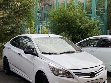 Hyundai Solaris 2015 года за 3 800 000 тг. в Астана – фото 3