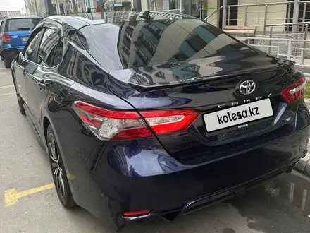 Toyota Camry 2021 года за 13 700 000 тг. в Алматы – фото 6