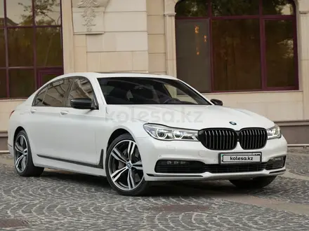 BMW 750 2017 года за 29 500 000 тг. в Алматы – фото 45